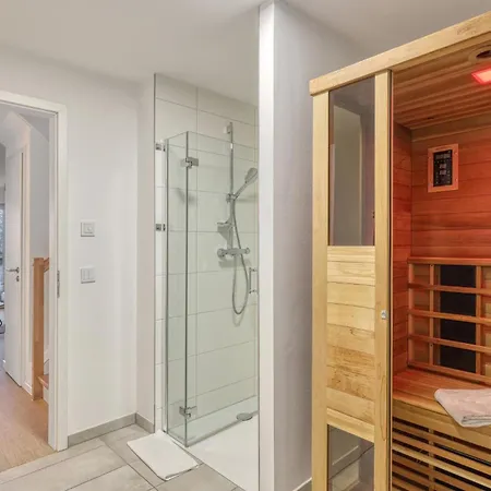 Michel Feriehus Tossens